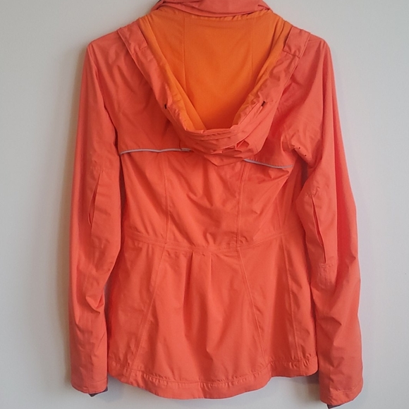 Rare Lululemon Run In Rain Jacket - size 2 - Picture 6 of 12